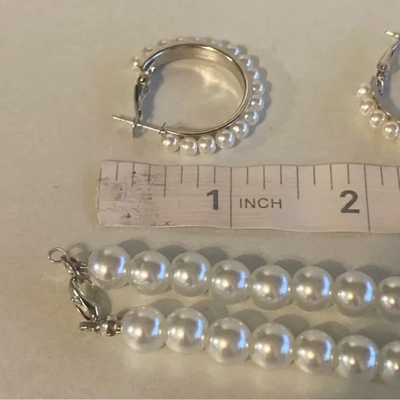 Classic Pearl Necklace and Hoop Earrings Set - White Pearls - Picture 8 of 8